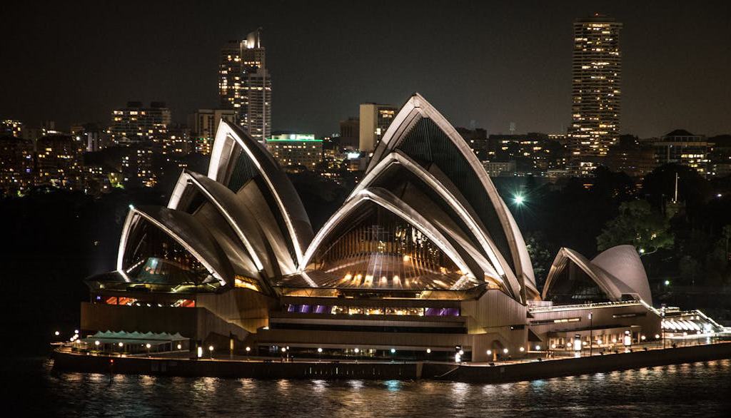 Image of the Sydney Harbour and skyline.