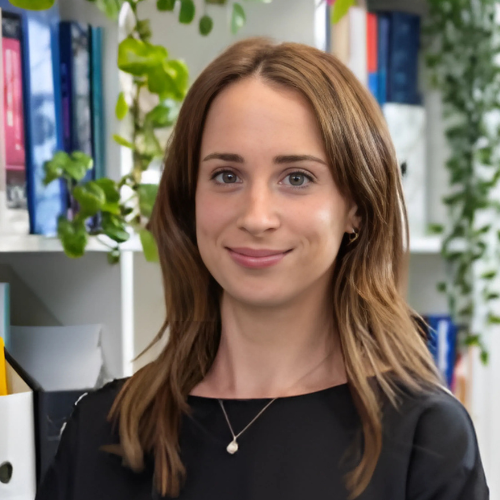 Bio photo of Suzanne Smith