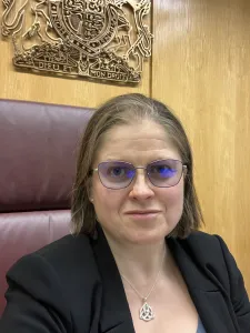 Catherine Harris headshot