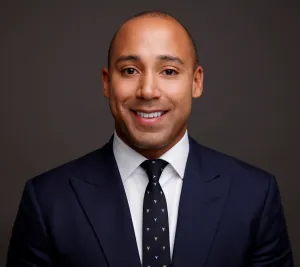 Jason Raeburn headshot