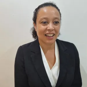 Naomi Hawkes headshot